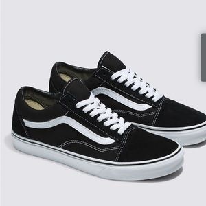 CLASSIC BLACK VANS